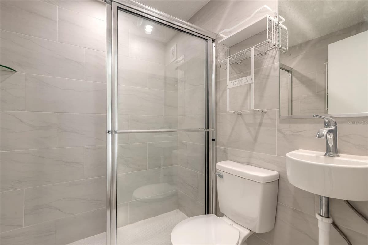 306 SHELDON STREET — photo 17 of 40
