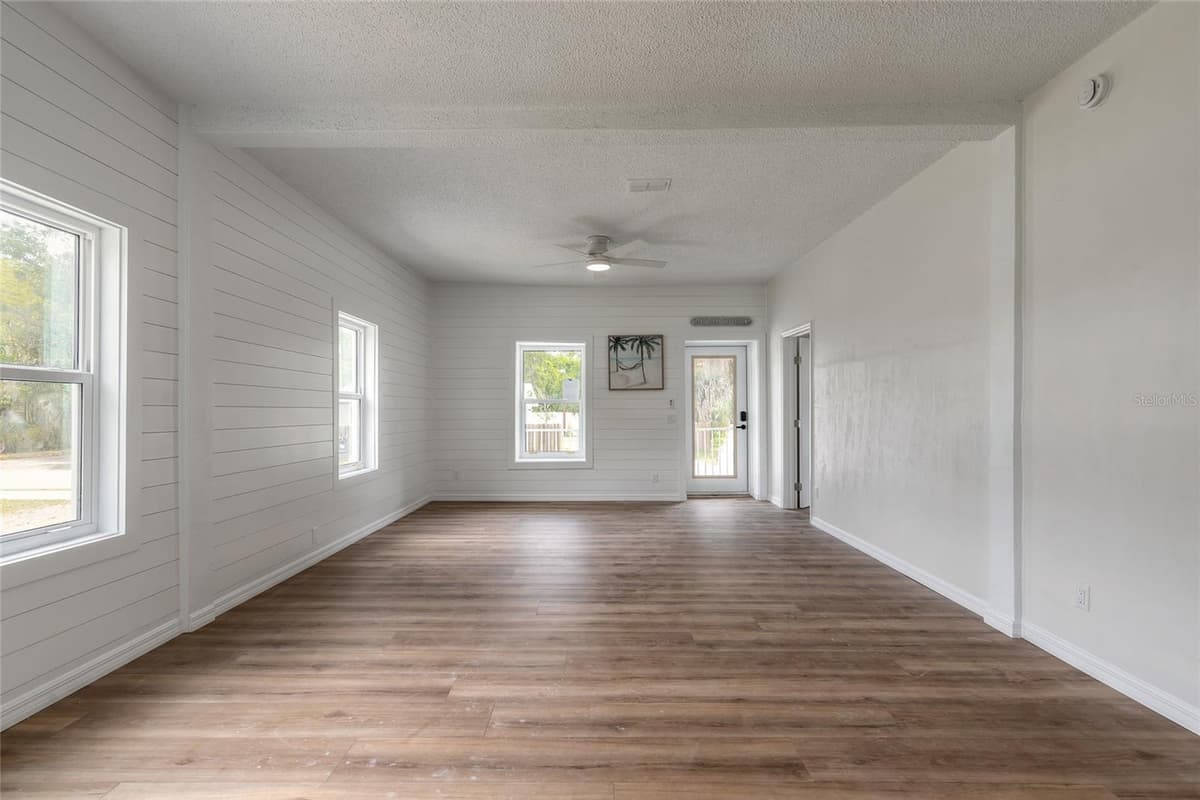 306 SHELDON STREET — photo 10 of 40