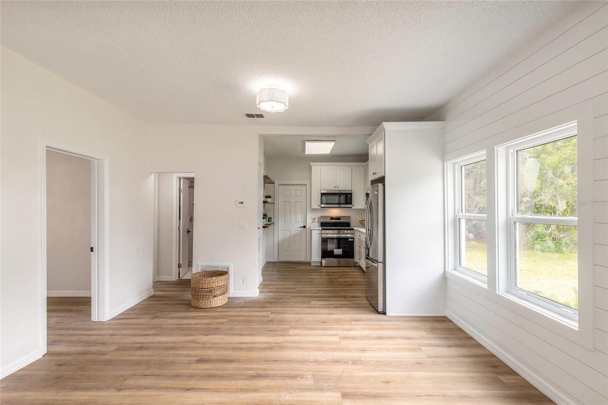 306 SHELDON STREET — photo 11 of 40