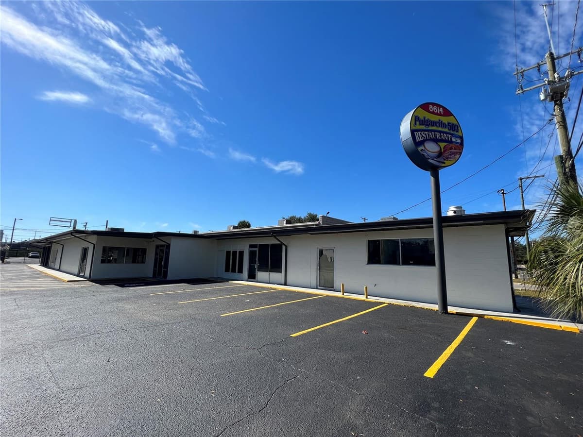 8610 SUWANEE AVENUE — photo 14 of 24