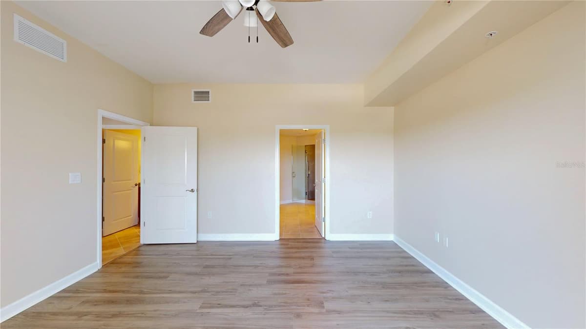 2305 EDGEWATER DRIVE — photo 6 of 42