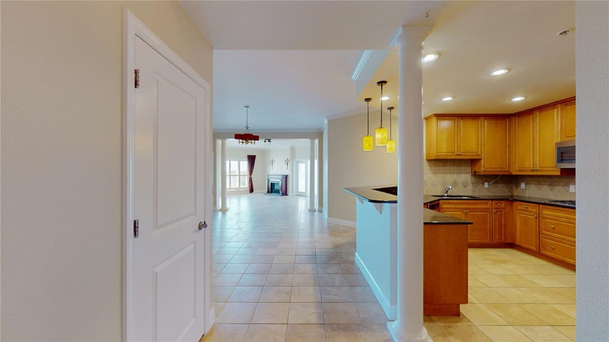2305 EDGEWATER DRIVE — photo 2 of 42