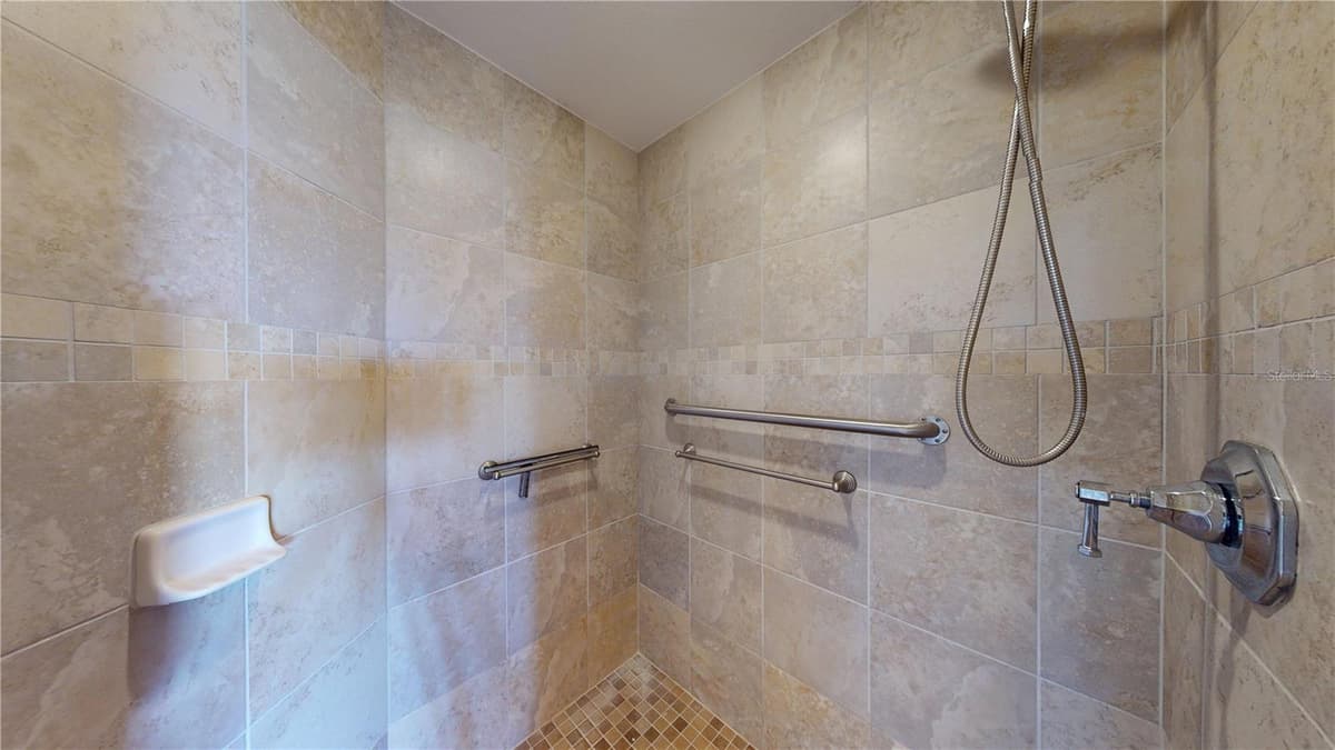 2305 EDGEWATER DRIVE — photo 9 of 42