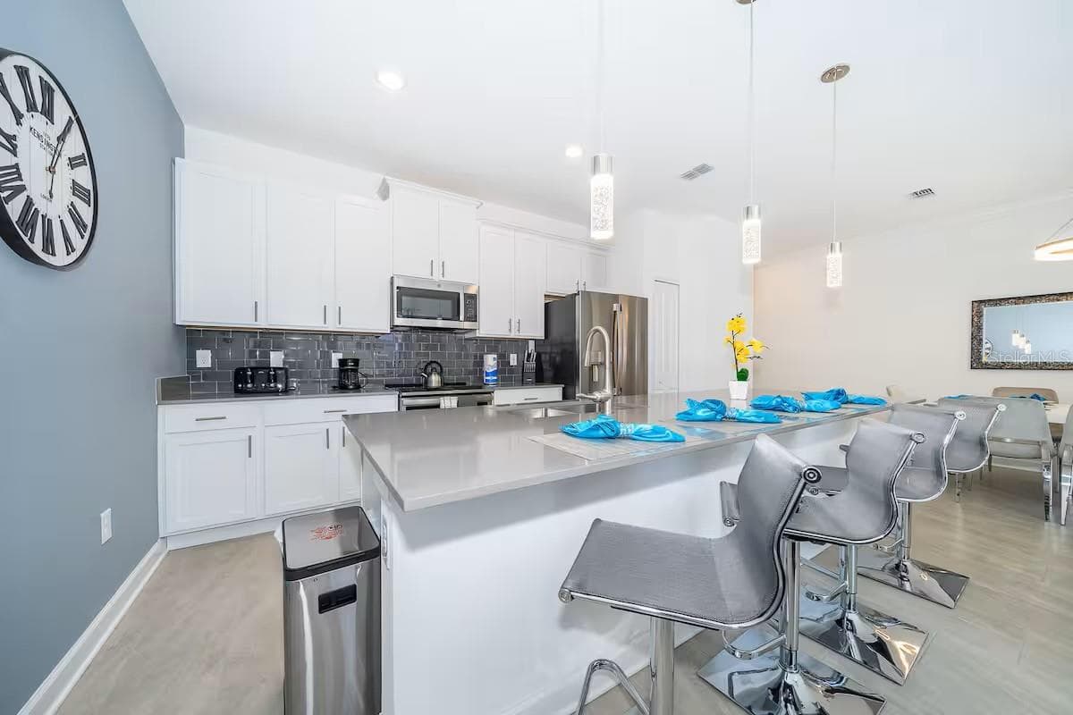 4188 PARAGRAPH DRIVE — photo 3 of 18