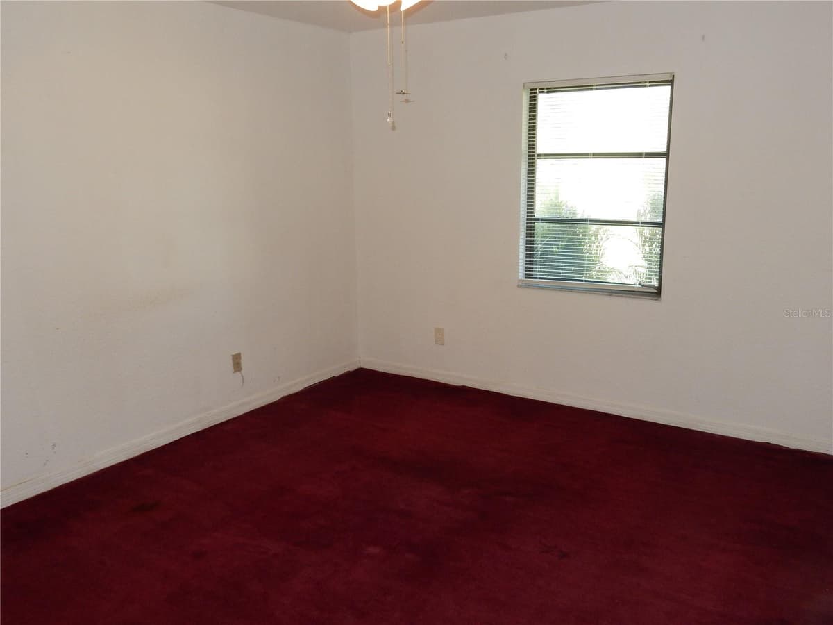 582 READING STREET — photo 12 of 23