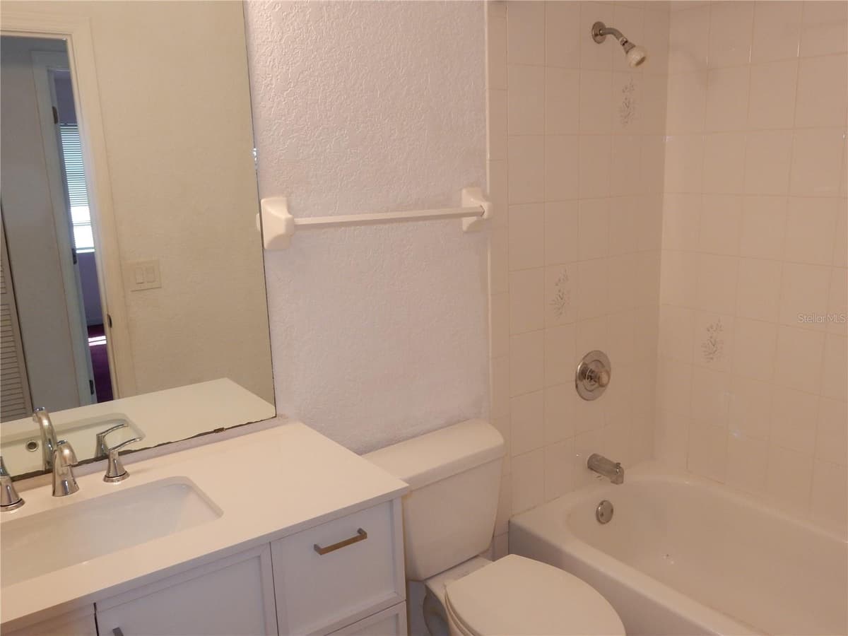 582 READING STREET — photo 16 of 23
