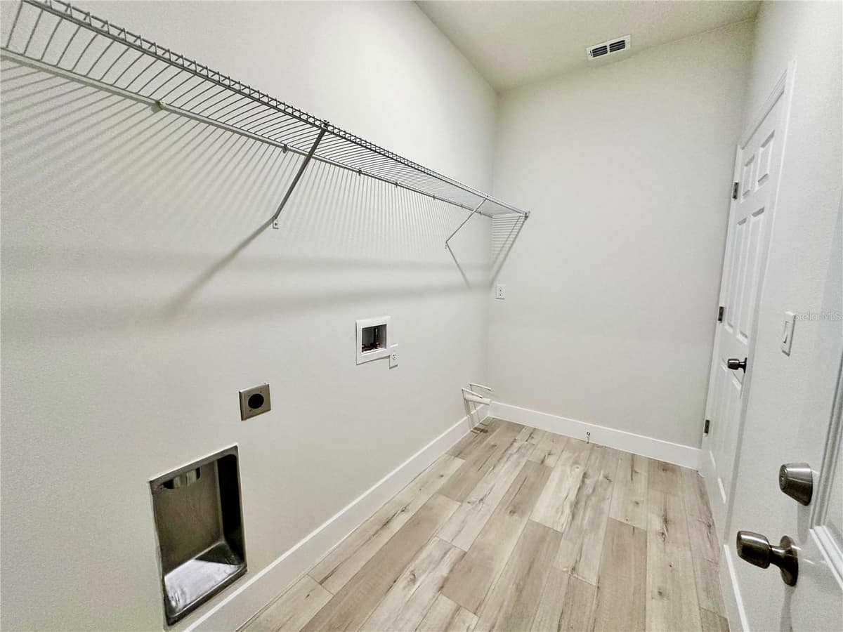 1905 LINDEN DRIVE — photo 17 of 30