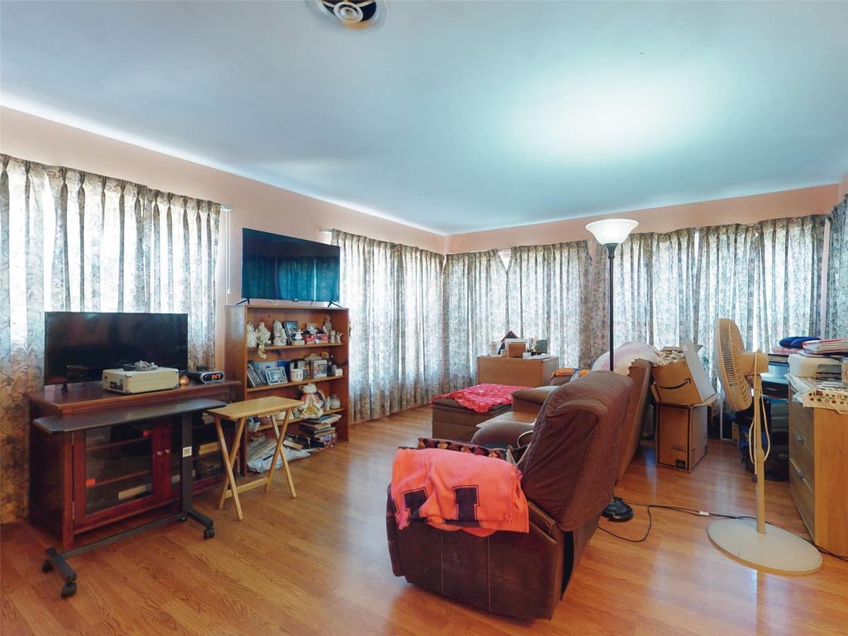 310 LEGION PLACE — photo 18 of 66