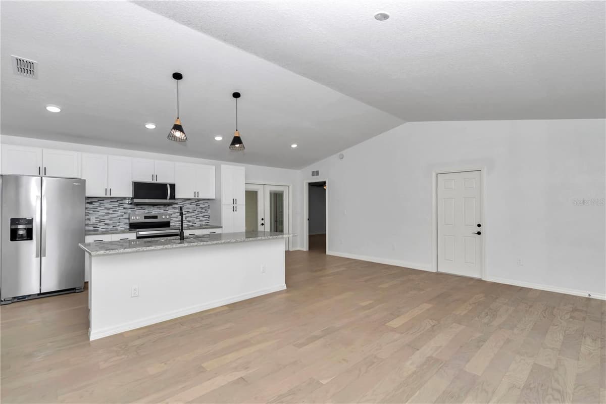 2778 CYPRESS DRIVE — photo 11 of 51
