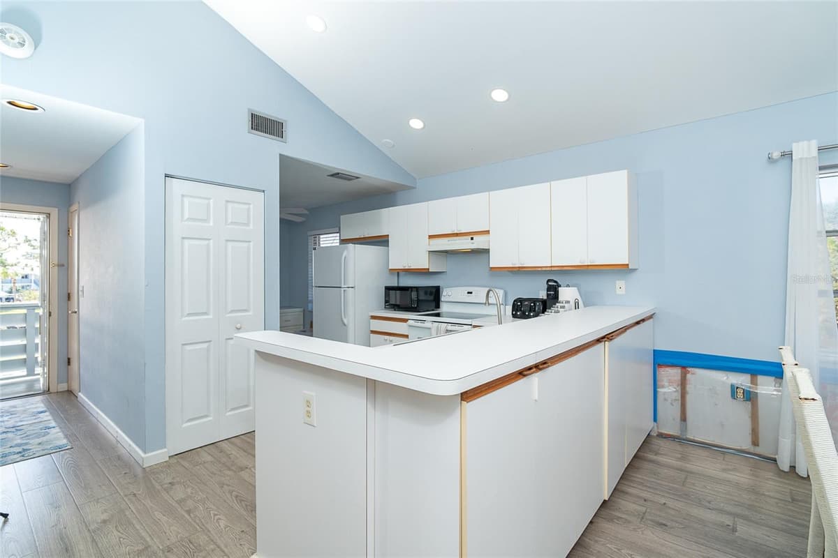 6800 PLACIDA ROAD — photo 6 of 44