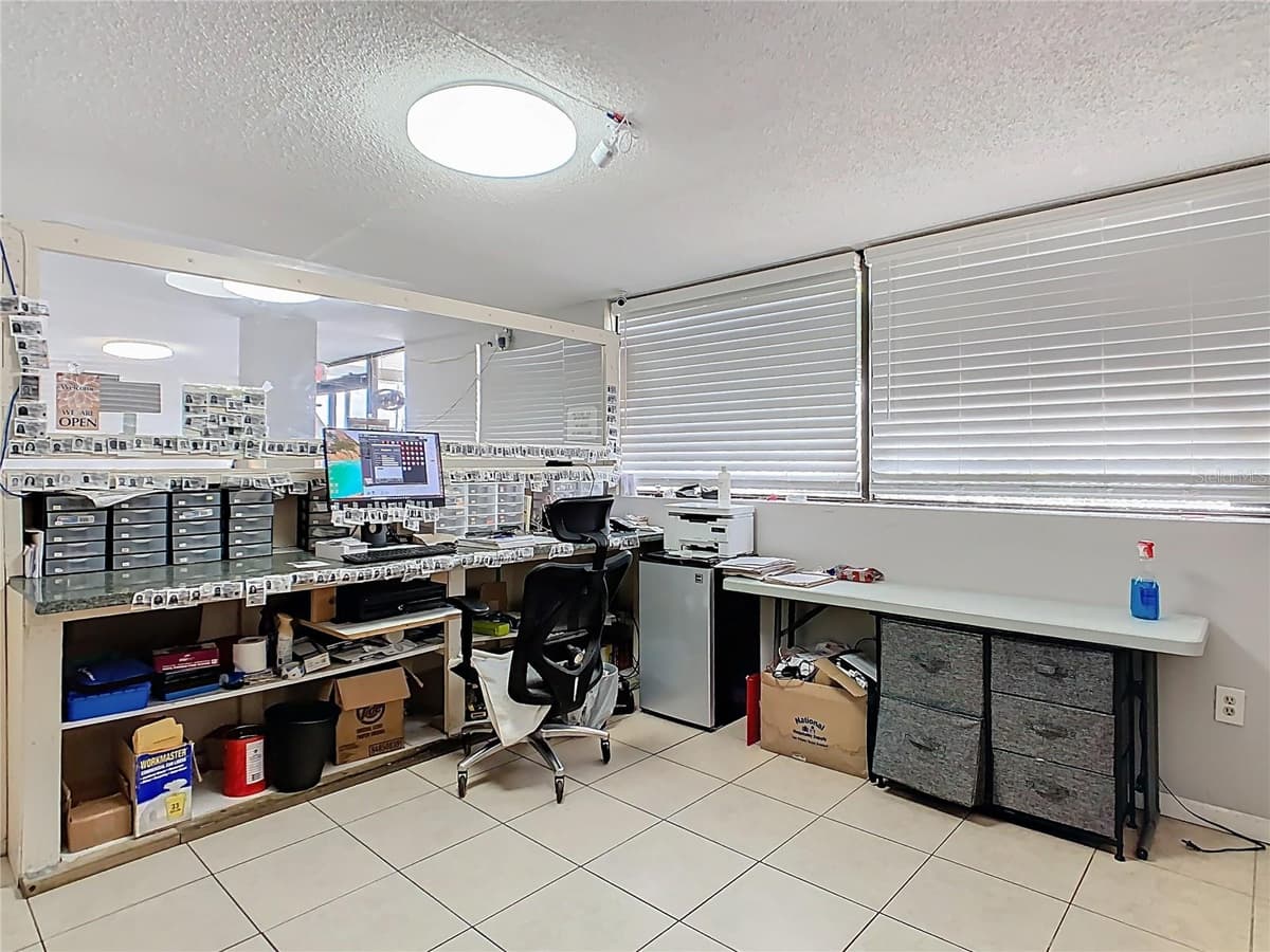 4121 VINE STREET — photo 11 of 18