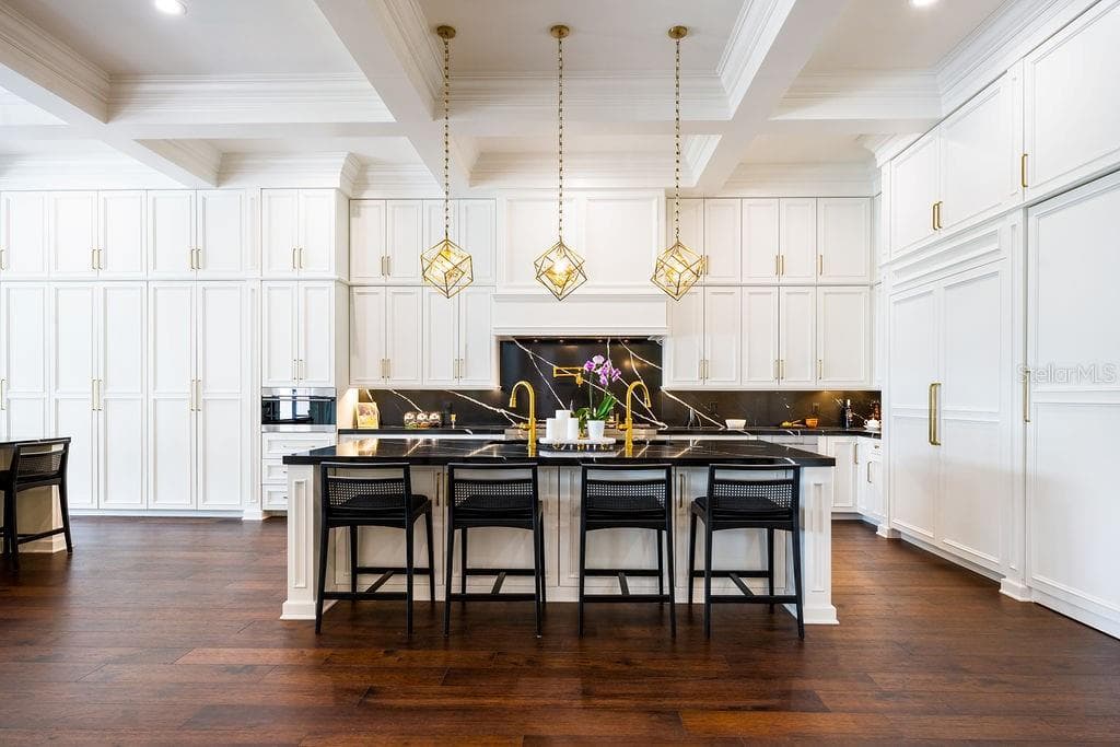 570 MANOR ROAD — photo 39 of 99