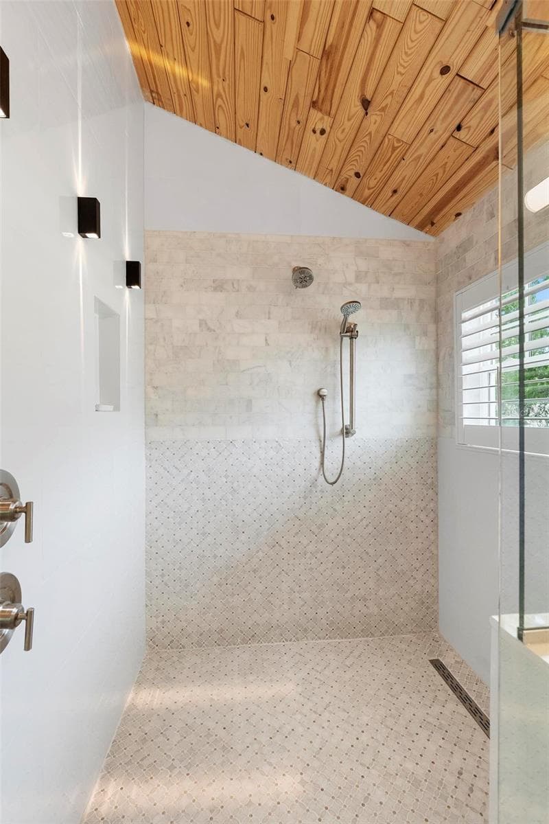 1521 HARWOOD STREET — photo 52 of 92