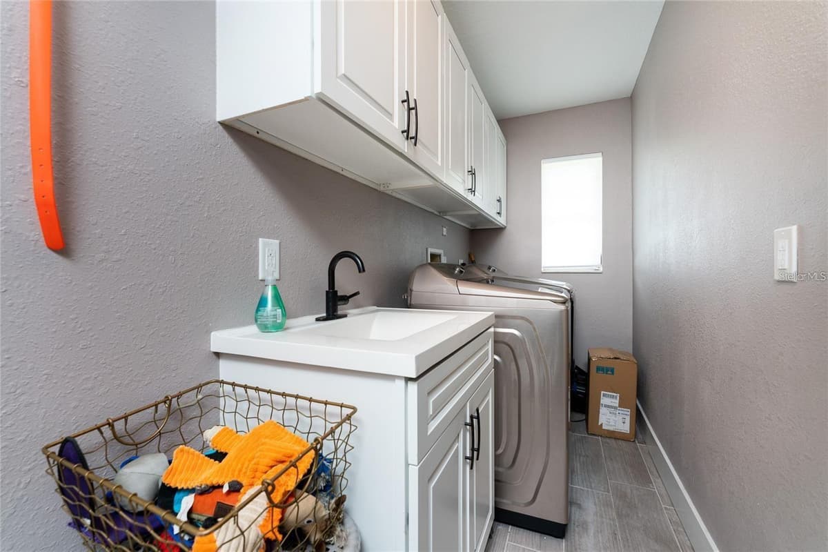 12420 MINOT AVENUE — photo 21 of 23