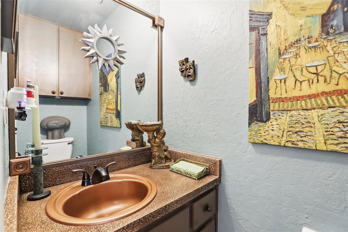 1005 LOVE LANE — photo 18 of 28