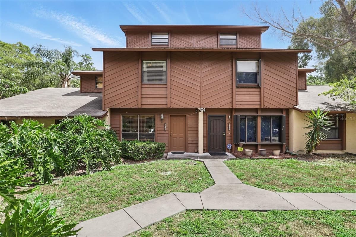 1005 LOVE LANE — photo 1 of 28