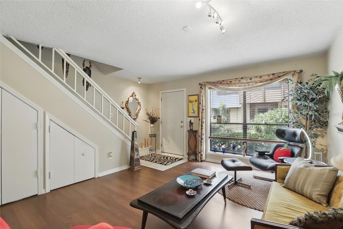 1005 LOVE LANE — photo 8 of 28