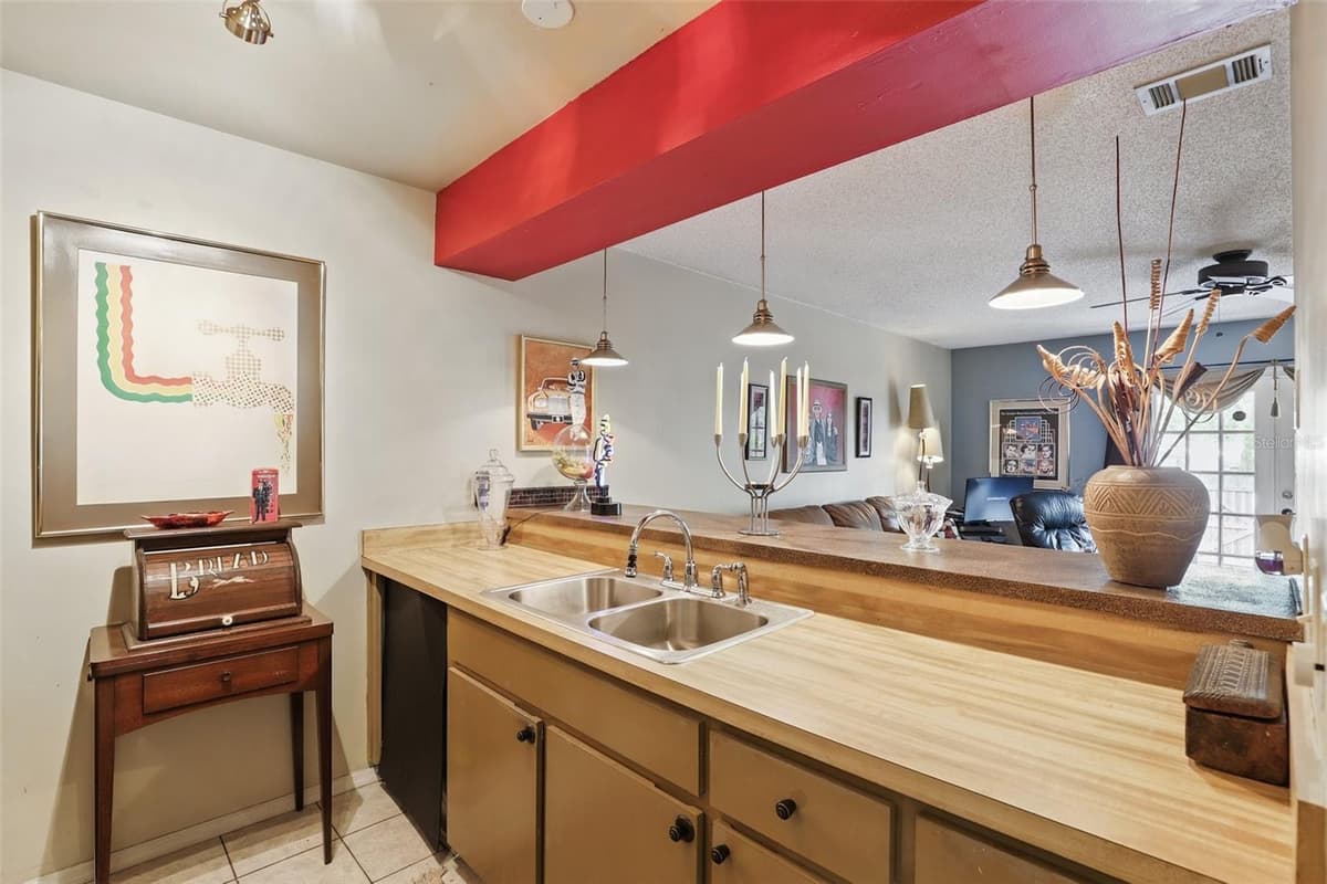 1005 LOVE LANE — photo 16 of 28