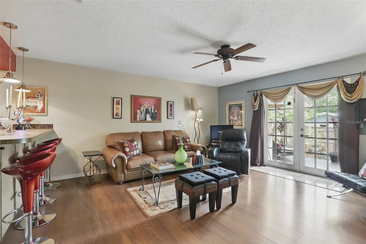 1005 LOVE LANE — photo 9 of 28