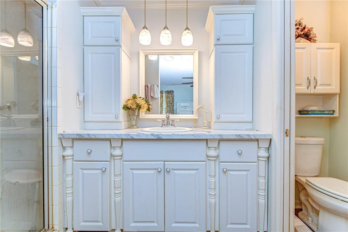 5906 GREENBRIAR COURT — photo 17 of 38