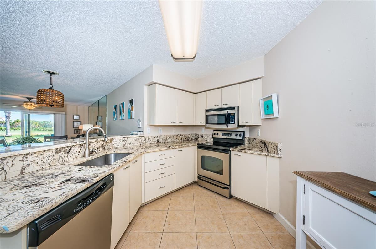6191 BAHIA DEL MAR BOULEVARD — photo 24 of 52