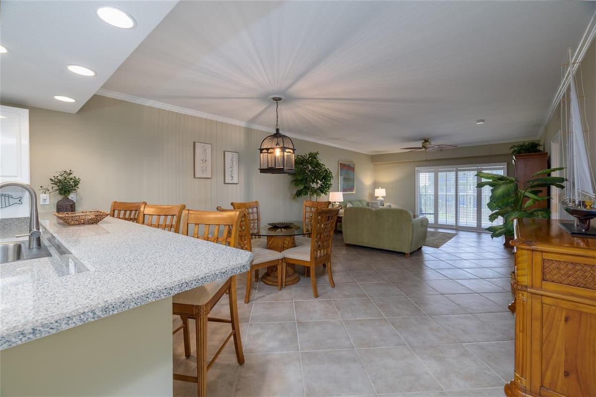 5300 ATLANTIC AVENUE — photo 9 of 49