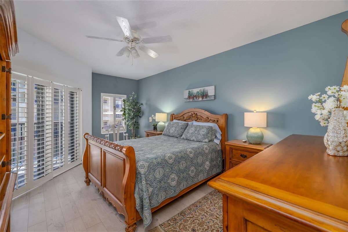 5300 ATLANTIC AVENUE — photo 17 of 49