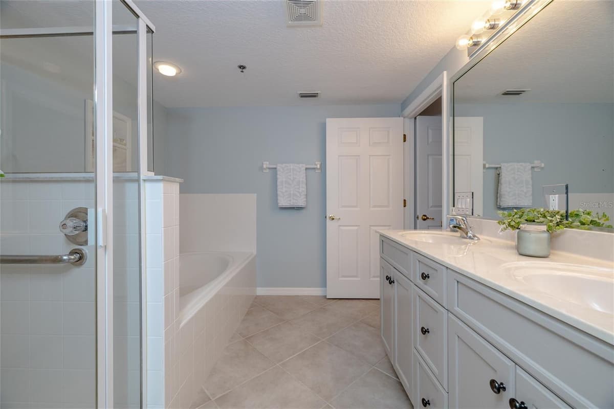 5300 ATLANTIC AVENUE — photo 20 of 49