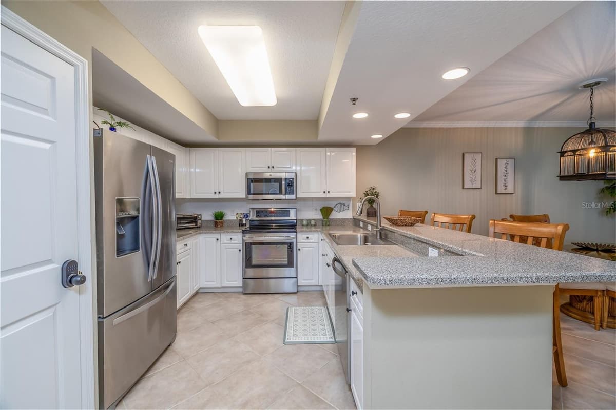 5300 ATLANTIC AVENUE — photo 5 of 49