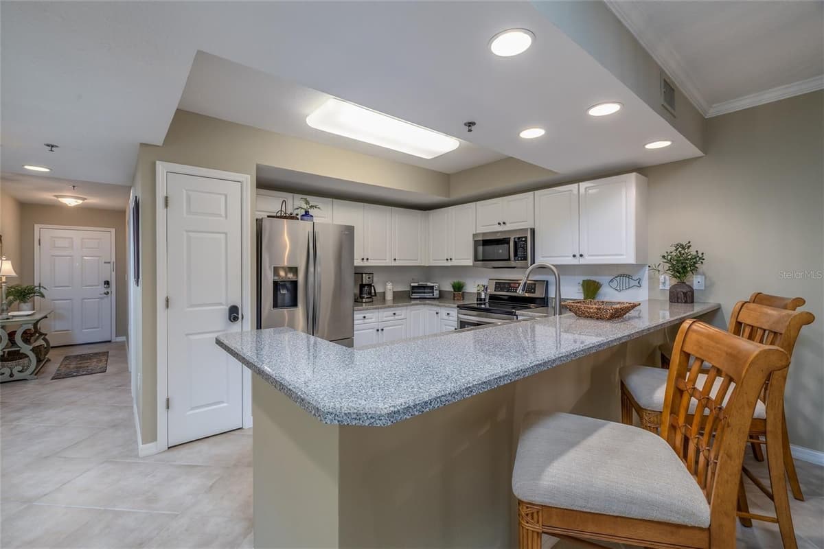 5300 ATLANTIC AVENUE — photo 4 of 49