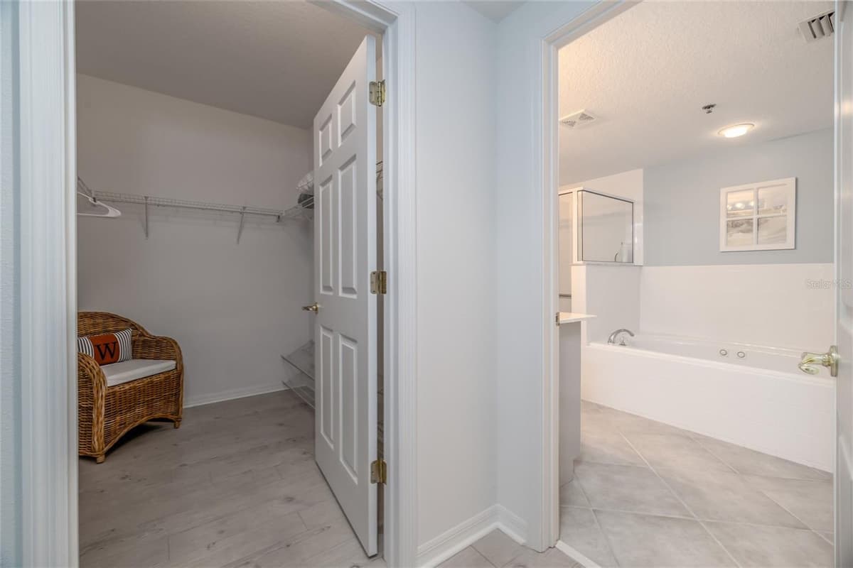 5300 ATLANTIC AVENUE — photo 18 of 49