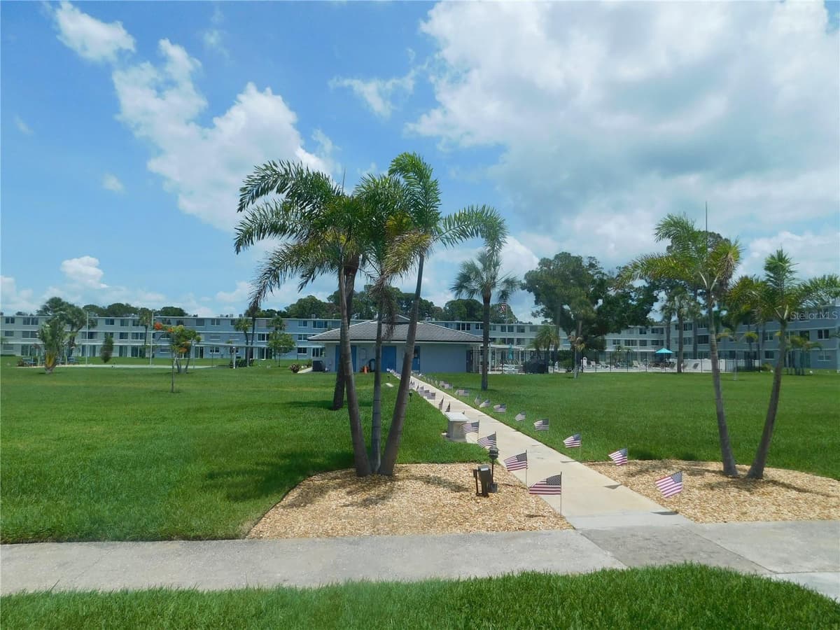 4715 BAY STREET — photo 14 of 16
