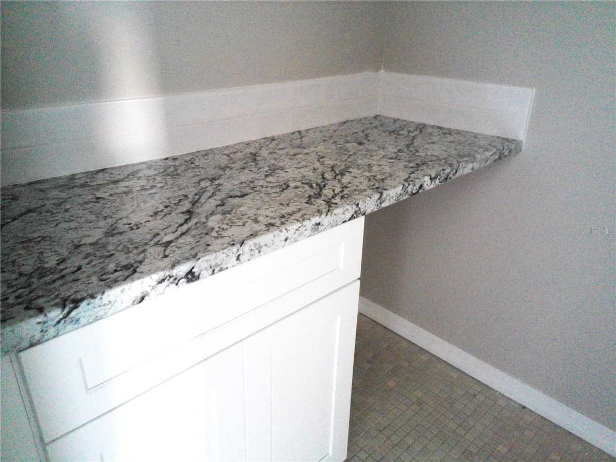 4715 BAY STREET — photo 7 of 16
