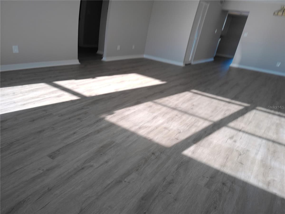 4715 BAY STREET — photo 6 of 16
