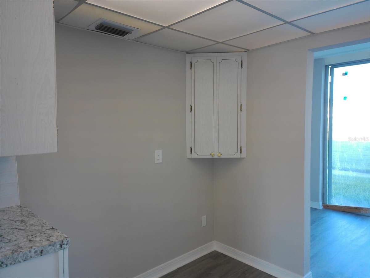 4715 BAY STREET — photo 11 of 16