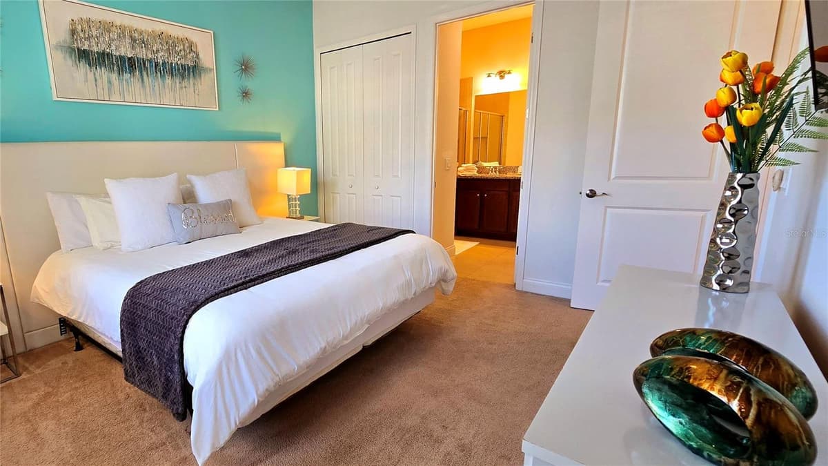 228 CAPTIVA DR — photo 5 of 33