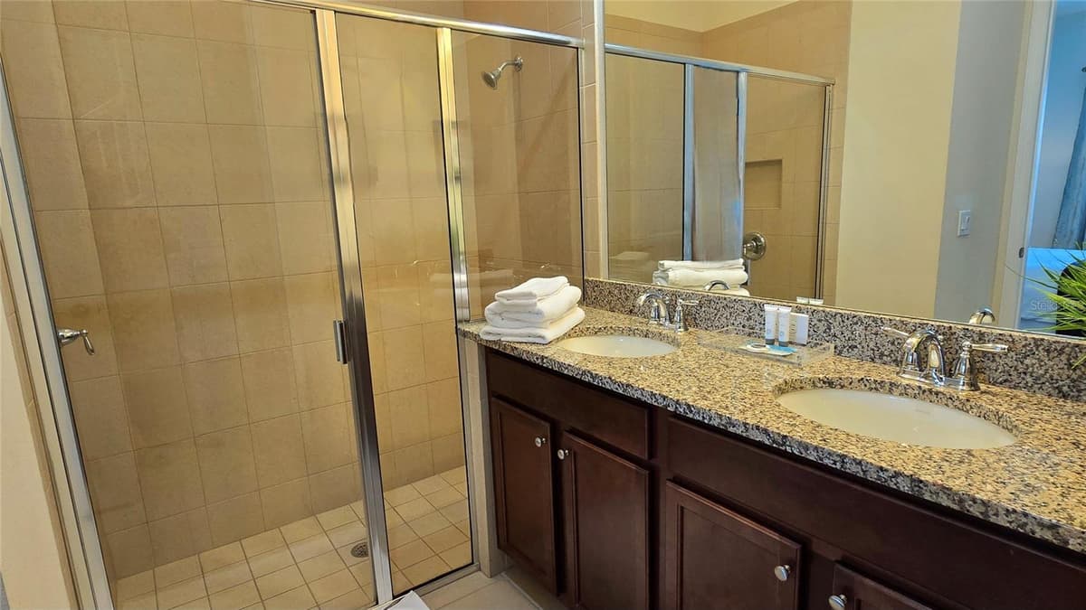 228 CAPTIVA DR — photo 6 of 33