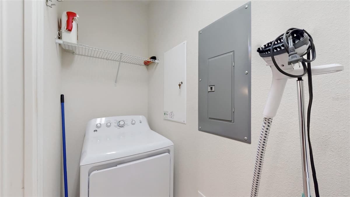228 CAPTIVA DR — photo 14 of 33