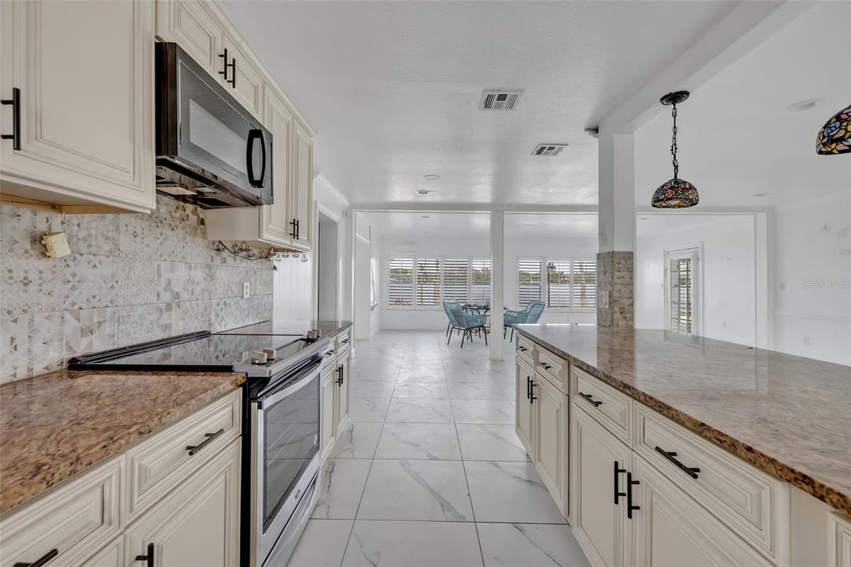 7420 LAKE WILLIS DRIVE — photo 14 of 41