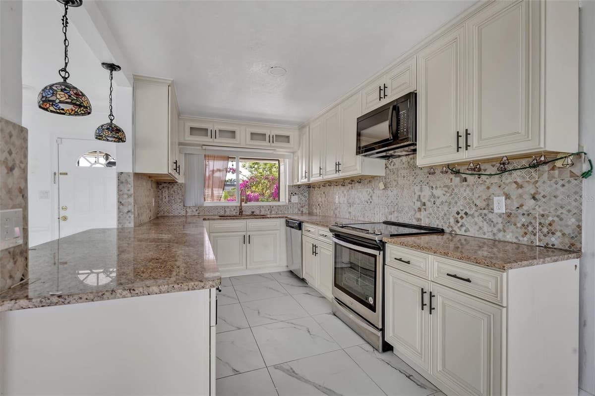 7420 LAKE WILLIS DRIVE — photo 12 of 41