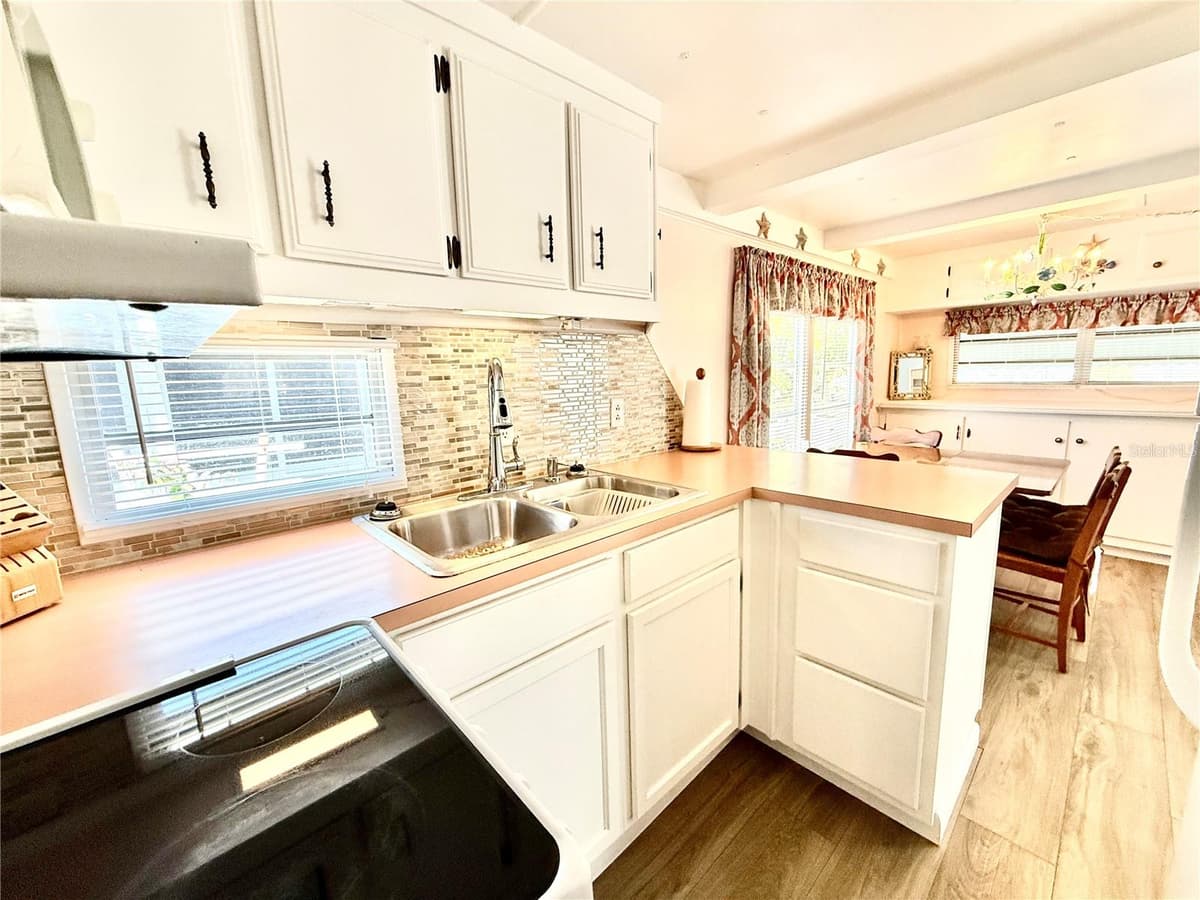 3300 26TH AVENUE — photo 7 of 25