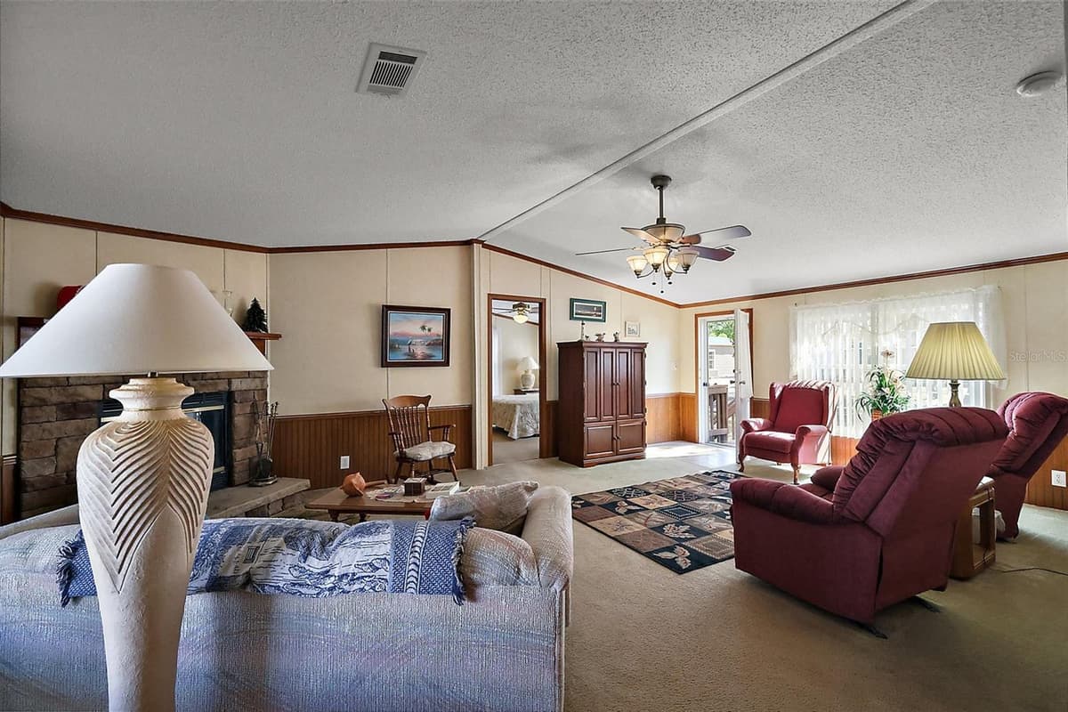 37945 MONTICELLO STREET — photo 7 of 42