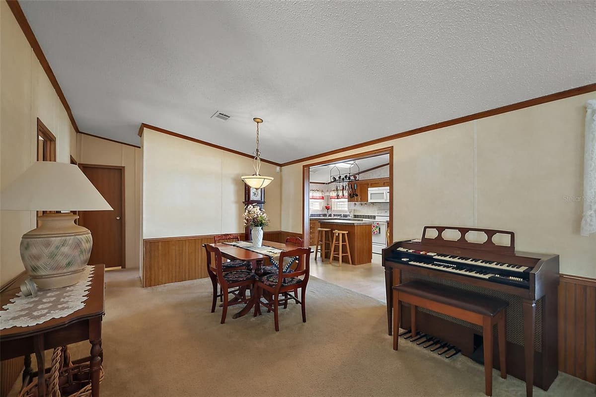 37945 MONTICELLO STREET — photo 8 of 42