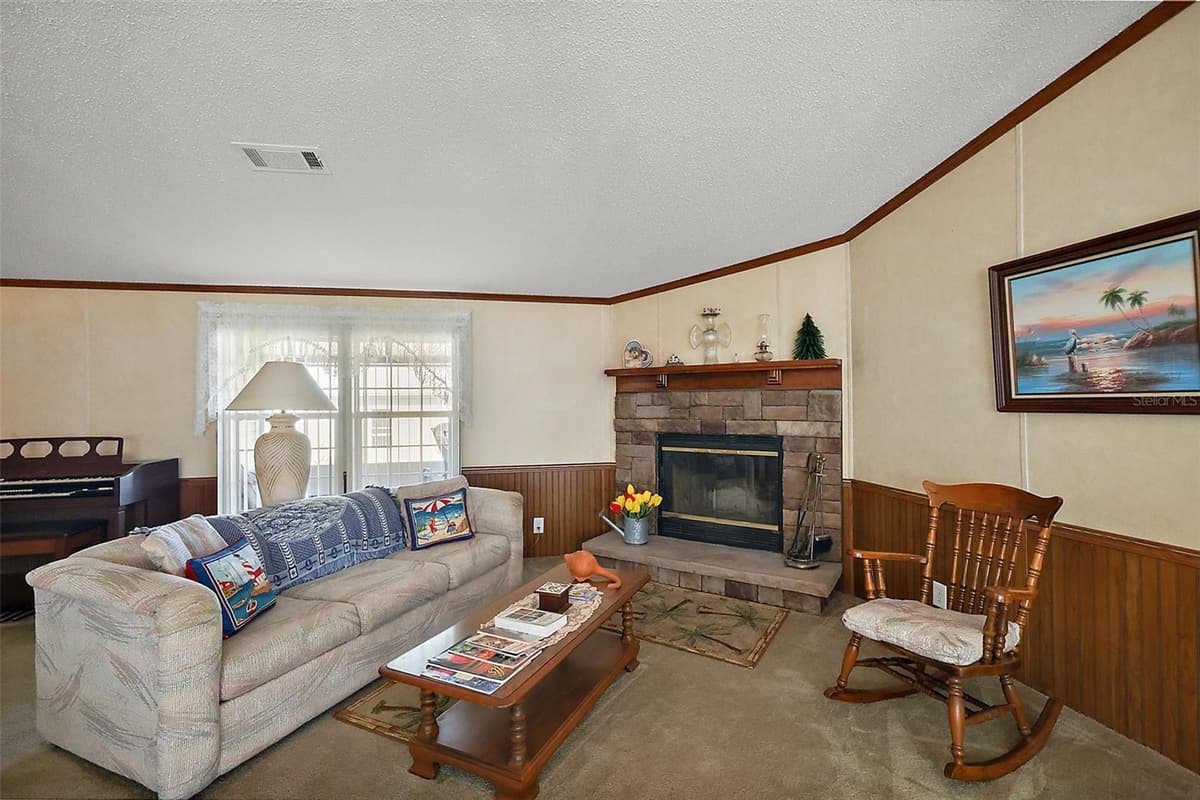 37945 MONTICELLO STREET — photo 5 of 42