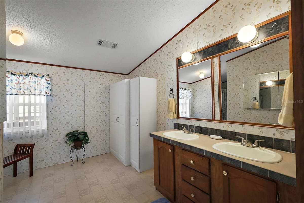 37945 MONTICELLO STREET — photo 17 of 42