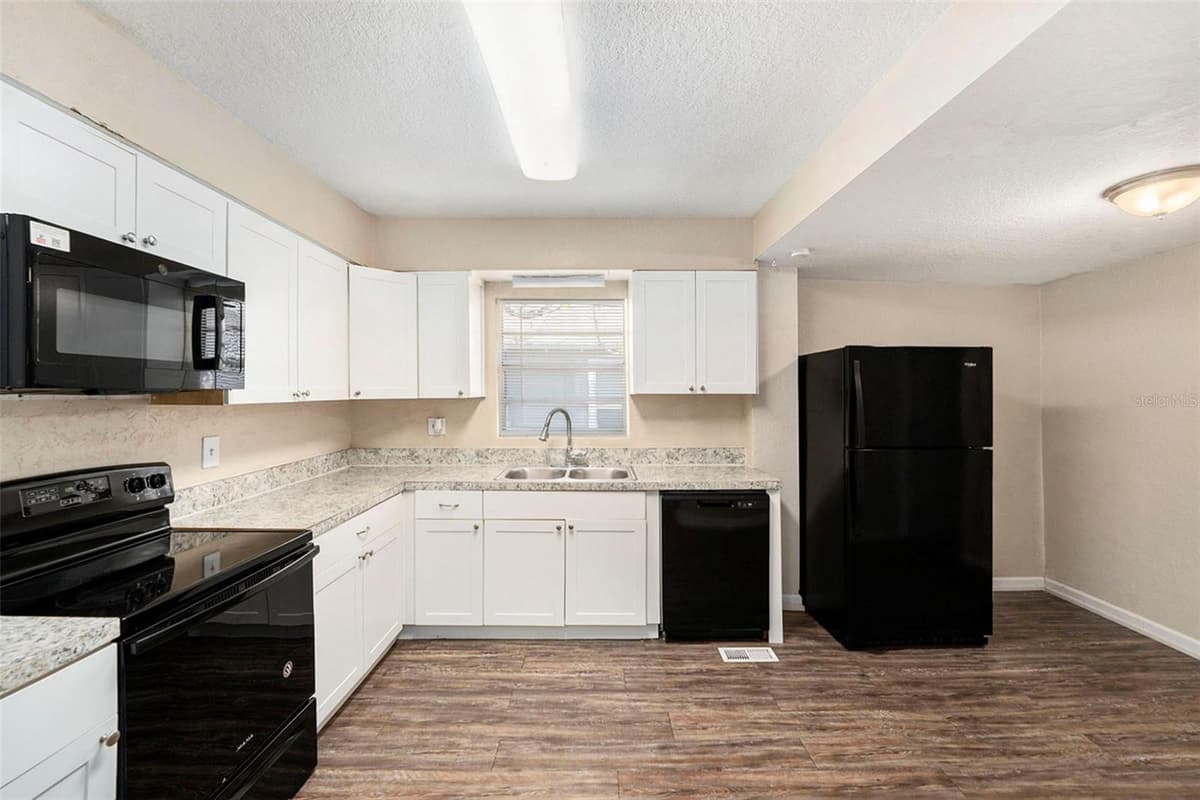 626 BELLEVIEW BOULEVARD — photo 4 of 15