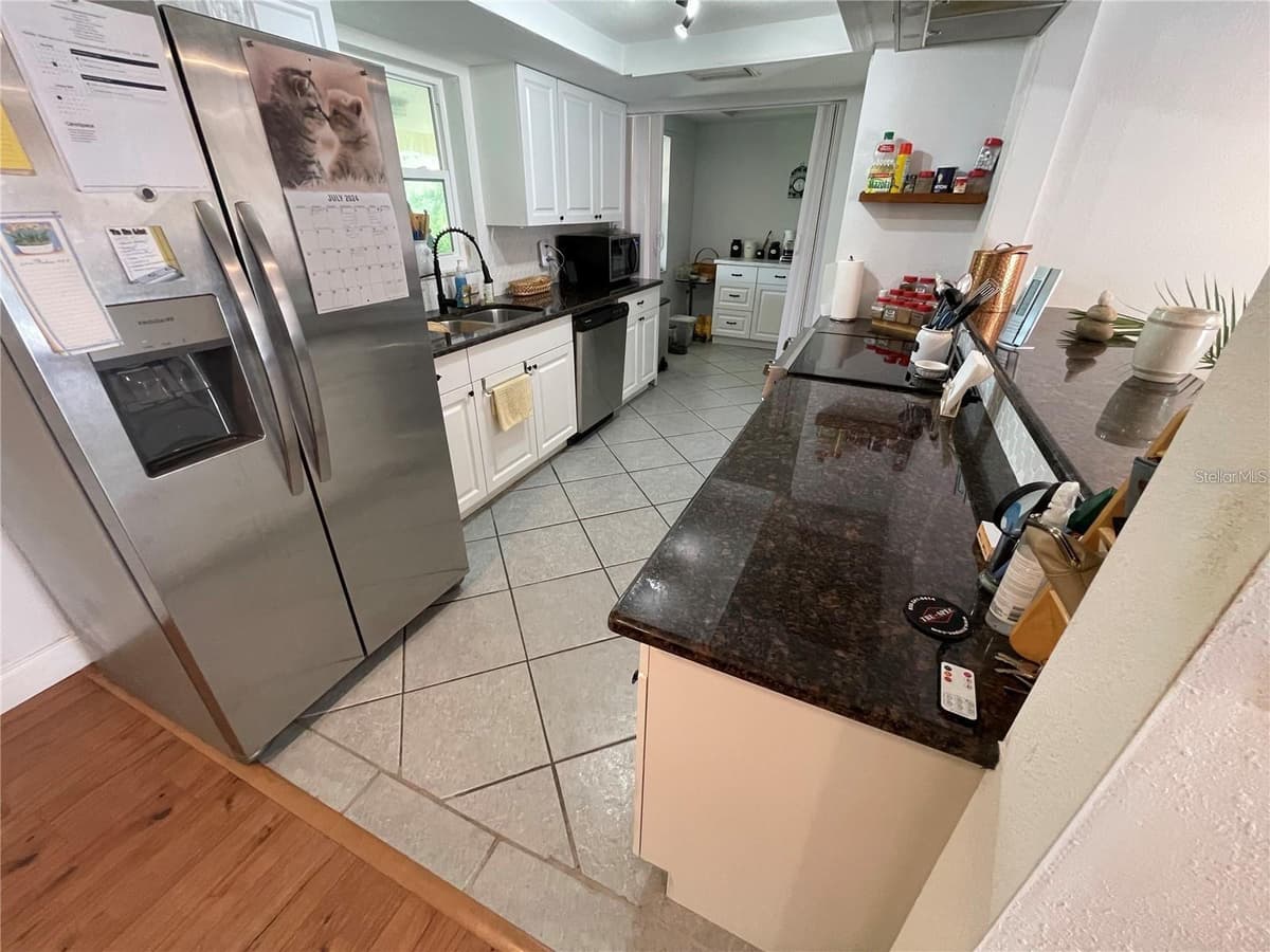 5736 COLONIAL DRIVE — photo 15 of 57