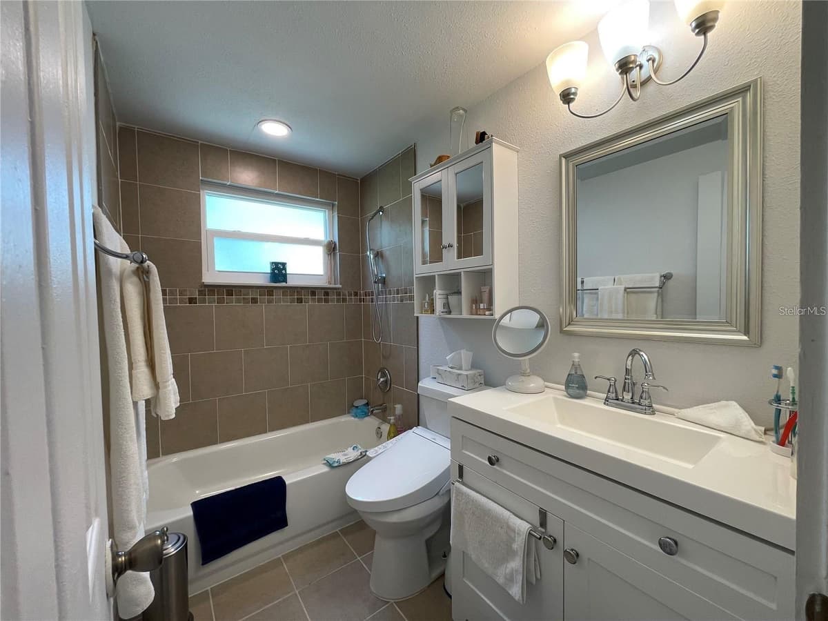 5736 COLONIAL DRIVE — photo 16 of 57
