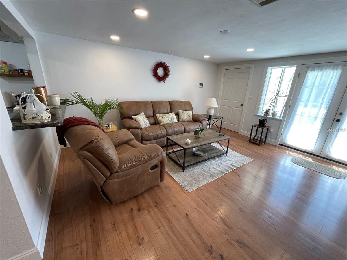 5736 COLONIAL DRIVE — photo 40 of 57