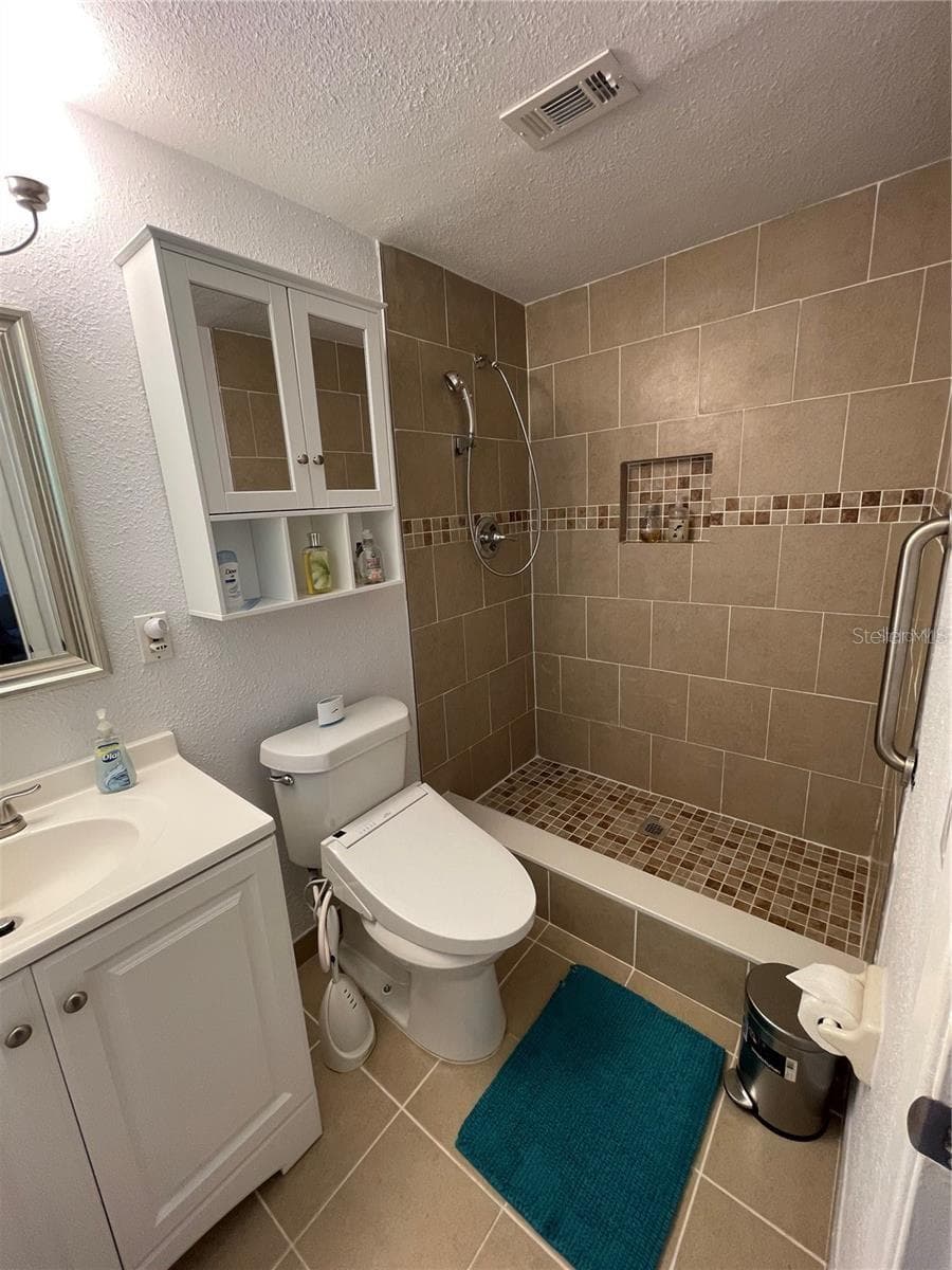 5736 COLONIAL DRIVE — photo 13 of 57